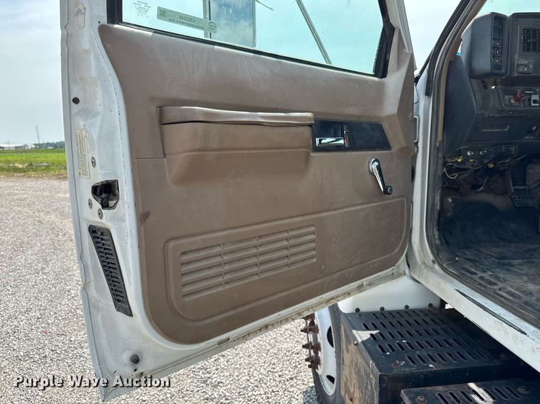 image for item EM2046 1998 GMC C7500 utility / service truck