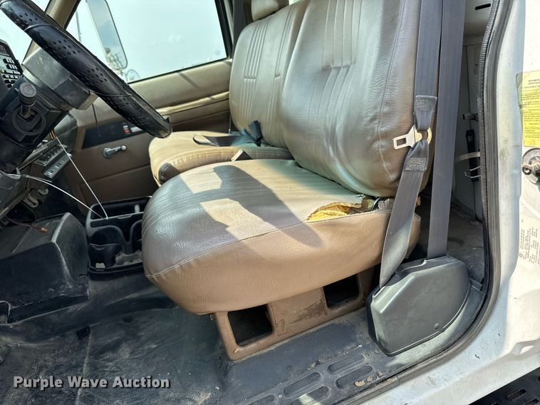 image for item EM2046 1998 GMC C7500 utility / service truck