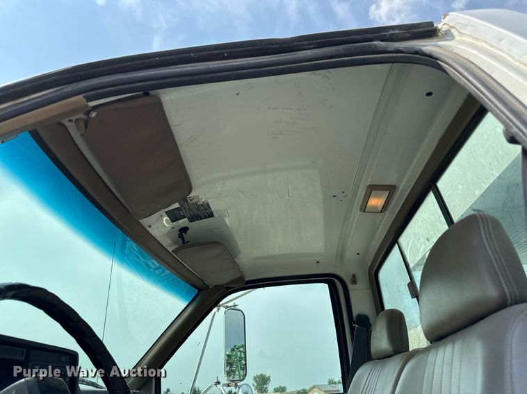 image for item EM2046 1998 GMC C7500 utility / service truck