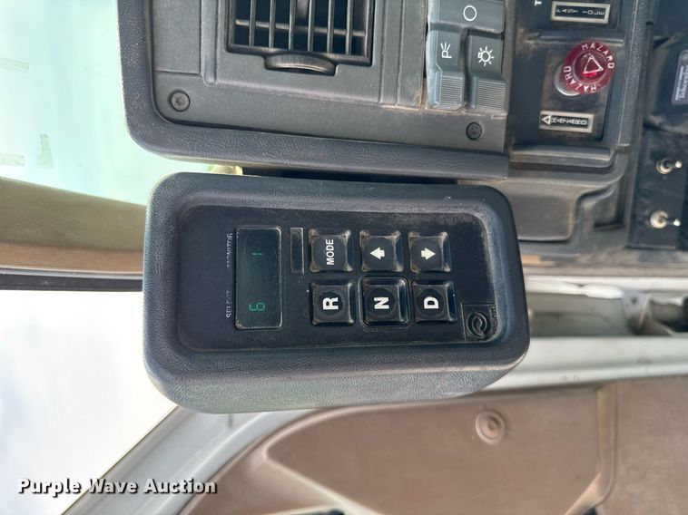 image for item EM2046 1998 GMC C7500 utility / service truck