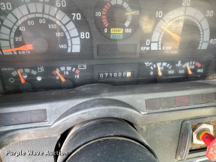 image for item EM2046 1998 GMC C7500 utility / service truck