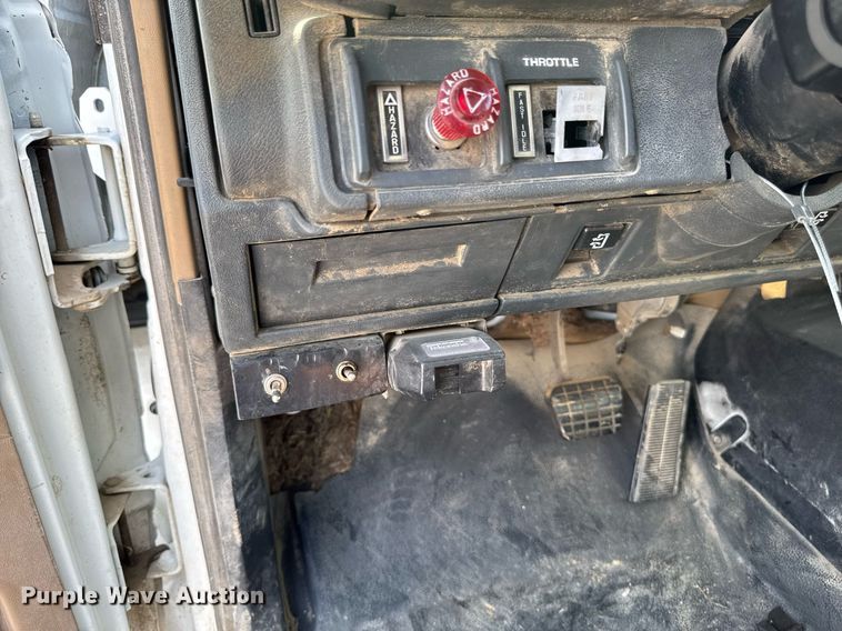 image for item EM2046 1998 GMC C7500 utility / service truck