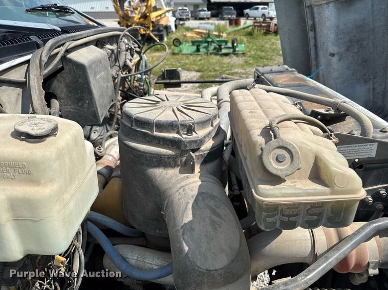 image for item EM2046 1998 GMC C7500 utility / service truck