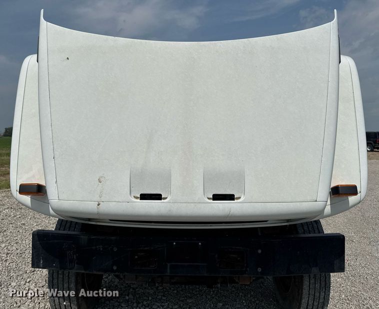 image for item EM2046 1998 GMC C7500 utility / service truck