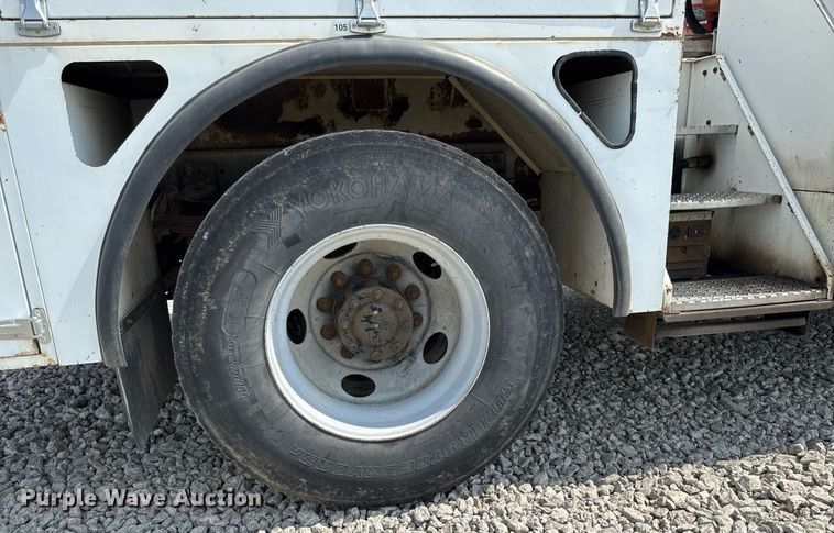 image for item EM2046 1998 GMC C7500 utility / service truck