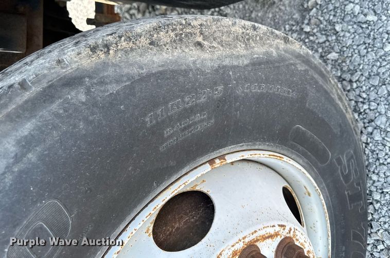 image for item EM2046 1998 GMC C7500 utility / service truck