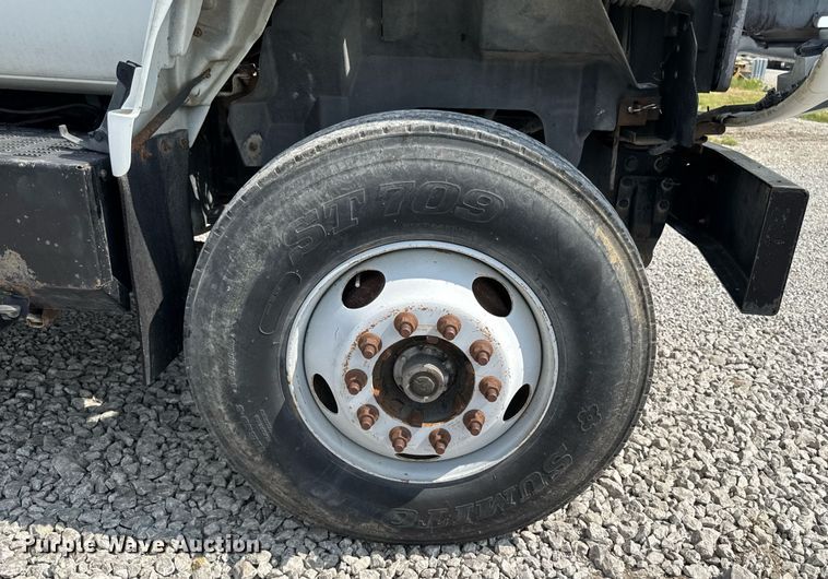 image for item EM2046 1998 GMC C7500 utility / service truck