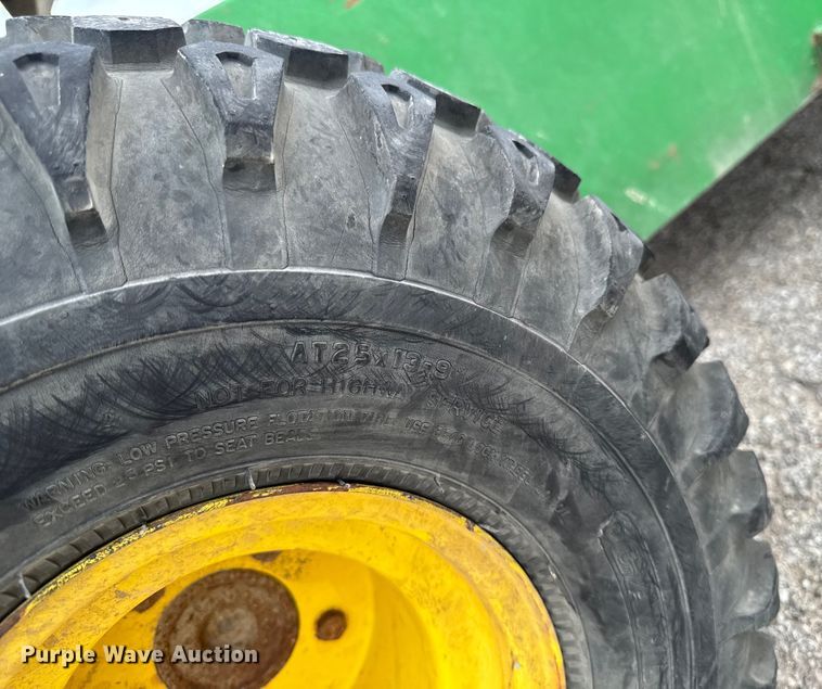 image for item EM2047 John Deere Gator 4x2 utility vehicle