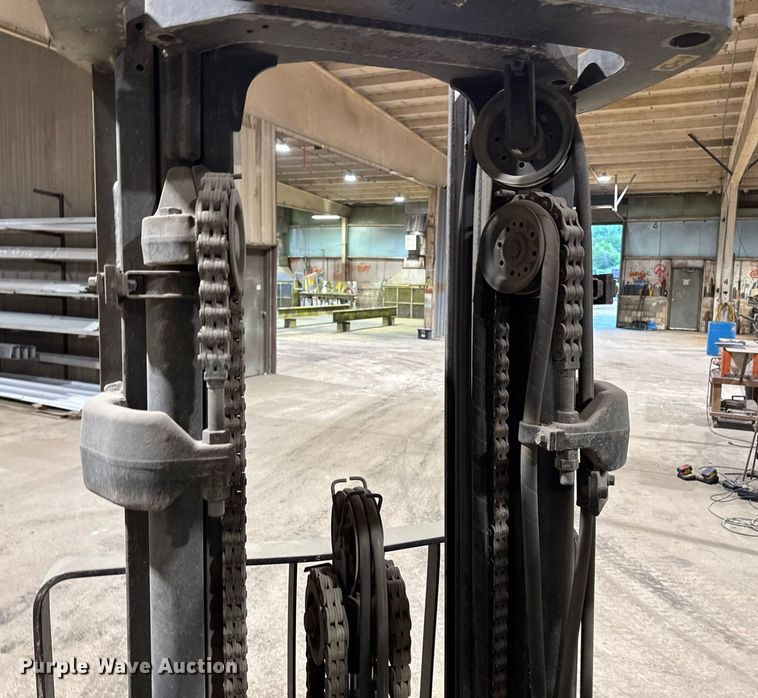 image for item EM2058 Mitsubishi FG30 forklift