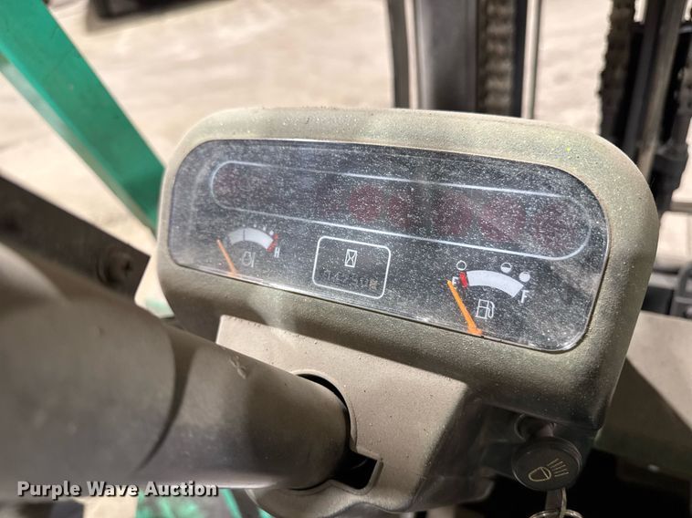 image for item EM2058 Mitsubishi FG30 forklift