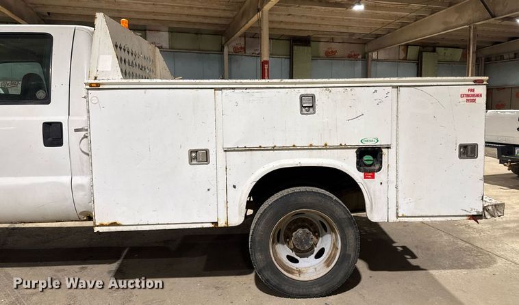 image for item EM2059 2008 Ford F450 super Duty XL Crew Cab utility / service truck