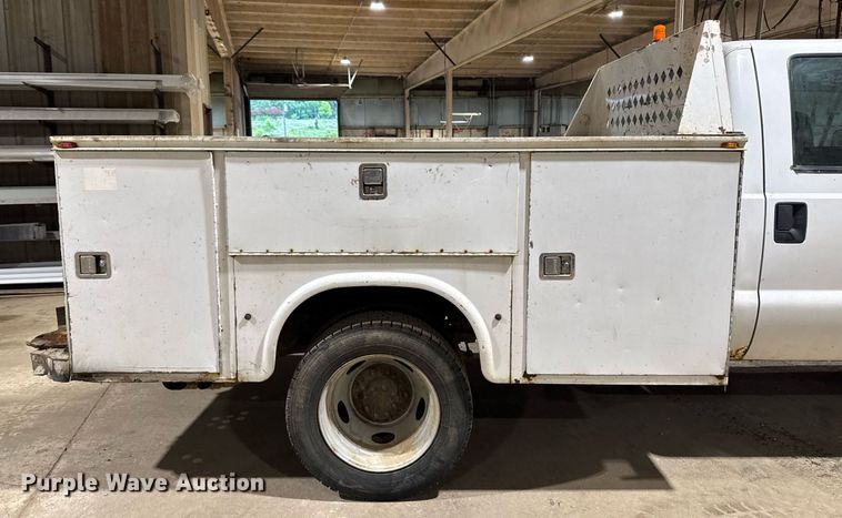 image for item EM2059 2008 Ford F450 super Duty XL Crew Cab utility / service truck