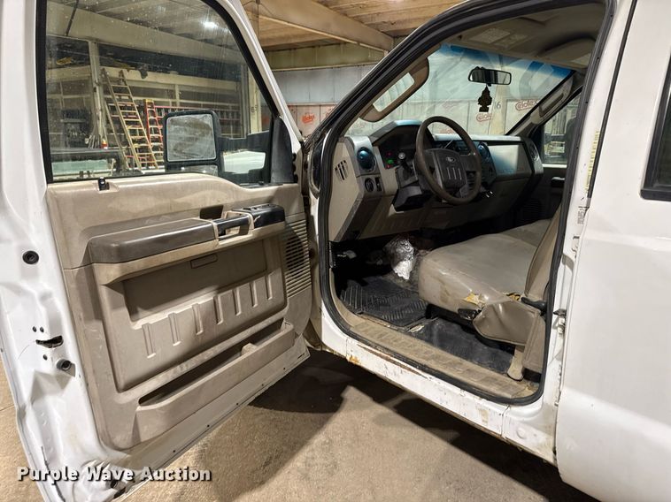 image for item EM2059 2008 Ford F450 super Duty XL Crew Cab utility / service truck