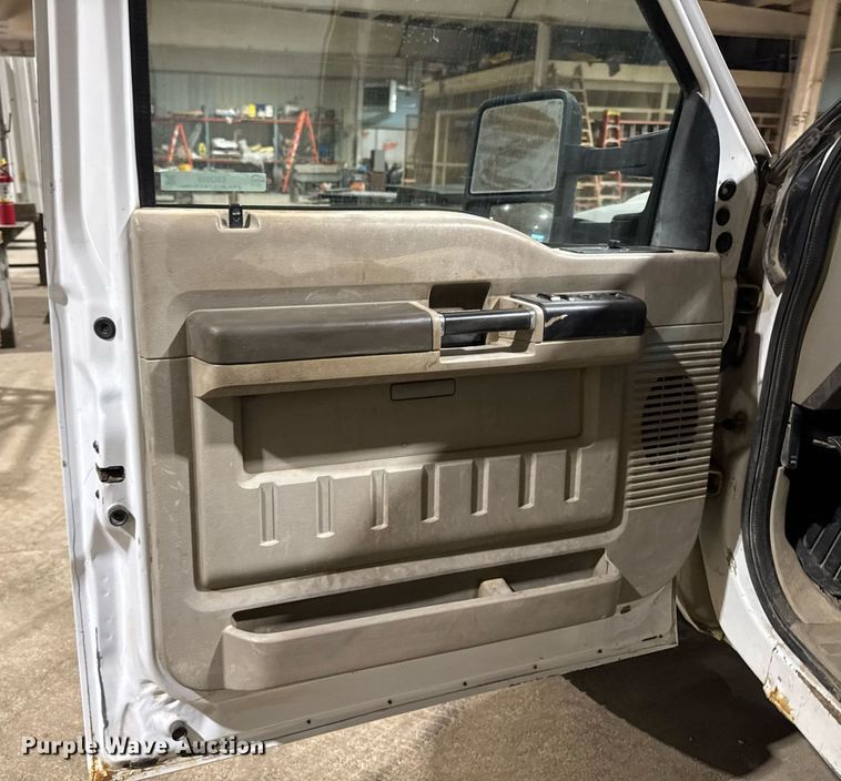 image for item EM2059 2008 Ford F450 super Duty XL Crew Cab utility / service truck