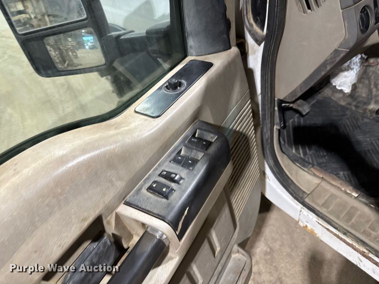 image for item EM2059 2008 Ford F450 super Duty XL Crew Cab utility / service truck