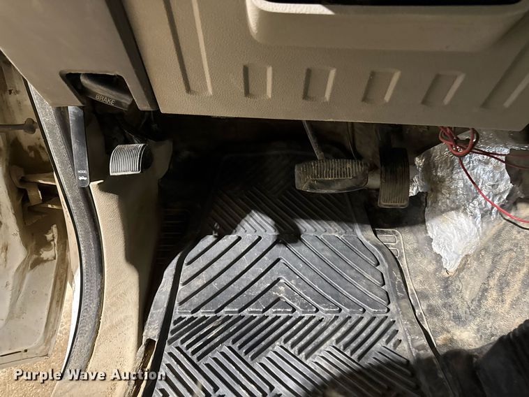 image for item EM2059 2008 Ford F450 super Duty XL Crew Cab utility / service truck