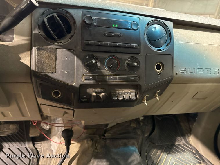 image for item EM2059 2008 Ford F450 super Duty XL Crew Cab utility / service truck