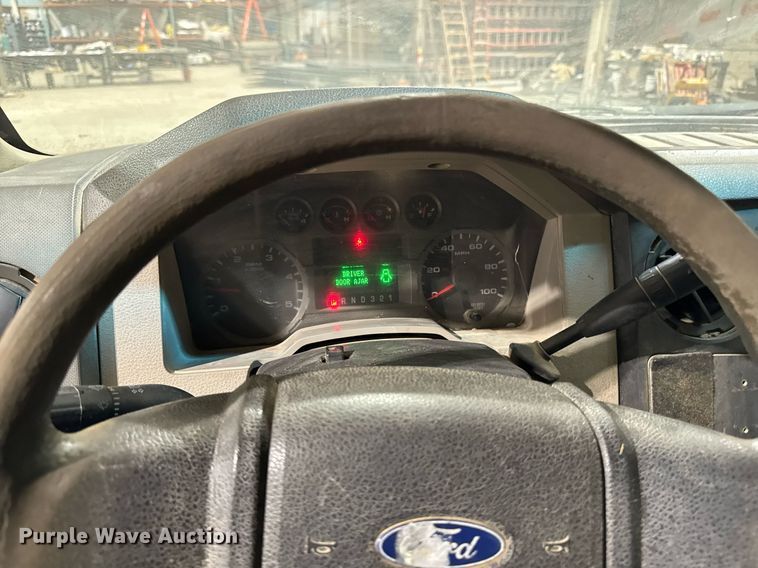 image for item EM2059 2008 Ford F450 super Duty XL Crew Cab utility / service truck