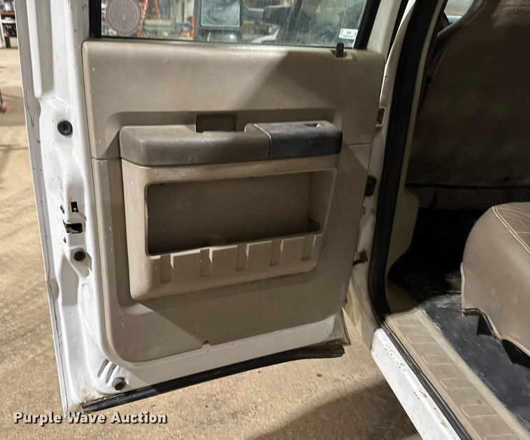 image for item EM2059 2008 Ford F450 super Duty XL Crew Cab utility / service truck