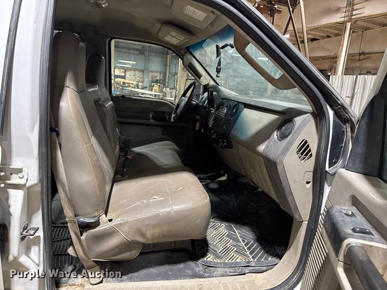 image for item EM2059 2008 Ford F450 super Duty XL Crew Cab utility / service truck