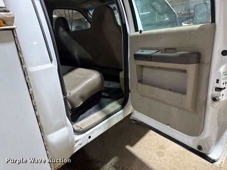 image for item EM2059 2008 Ford F450 super Duty XL Crew Cab utility / service truck