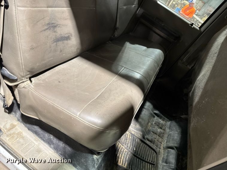 image for item EM2059 2008 Ford F450 super Duty XL Crew Cab utility / service truck