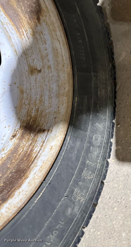 image for item EM2059 2008 Ford F450 super Duty XL Crew Cab utility / service truck