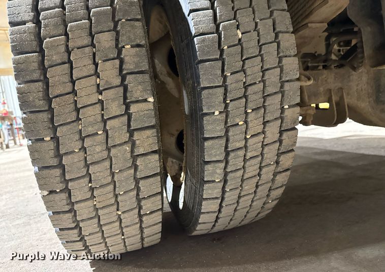 image for item EM2059 2008 Ford F450 super Duty XL Crew Cab utility / service truck