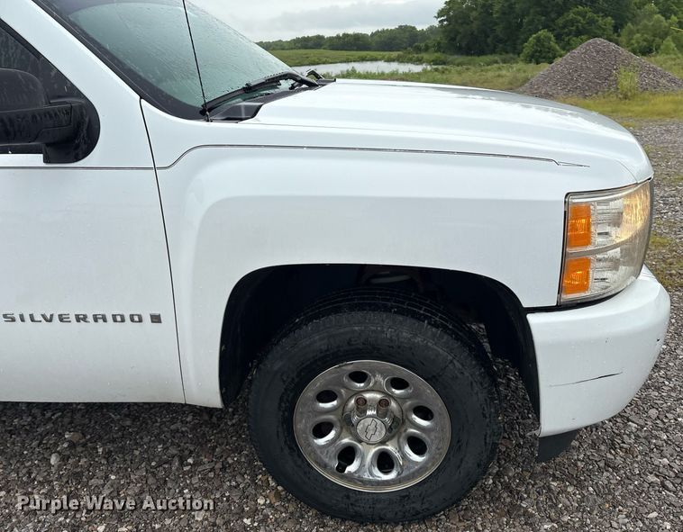 image for item EM2594 2008 Chevrolet Silverado 1500 Ext. Cab pickup truck