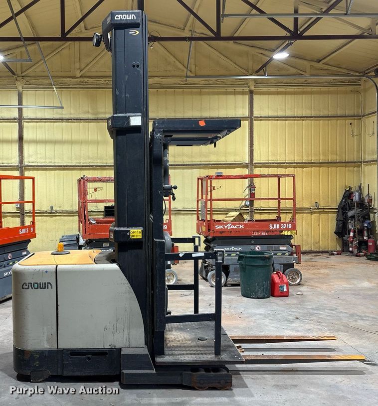 image for item EM2649 Crown SP4050-30 order picker