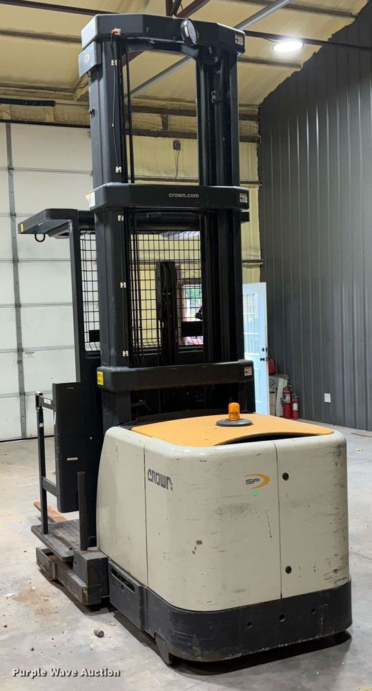 image for item EM2649 Crown SP4050-30 order picker