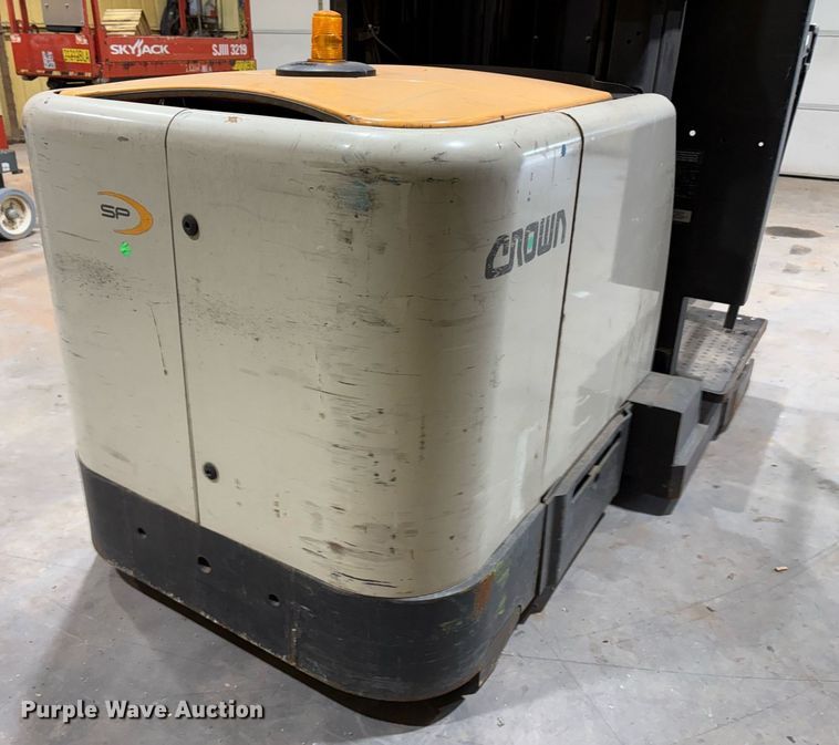 image for item EM2649 Crown SP4050-30 order picker