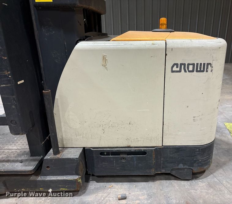 image for item EM2649 Crown SP4050-30 order picker