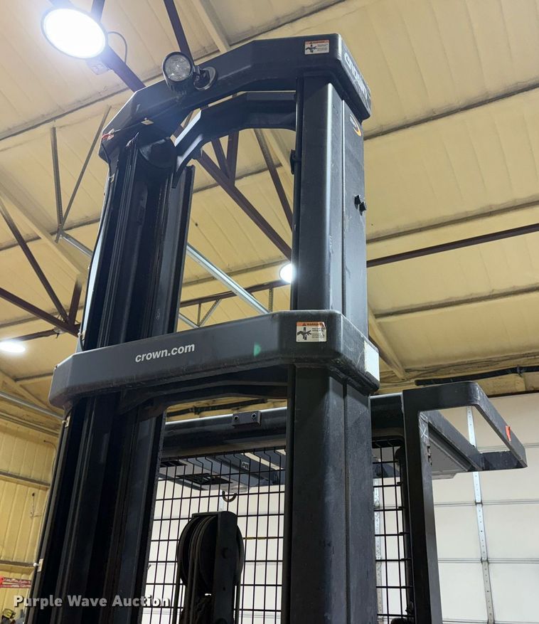 image for item EM2649 Crown SP4050-30 order picker