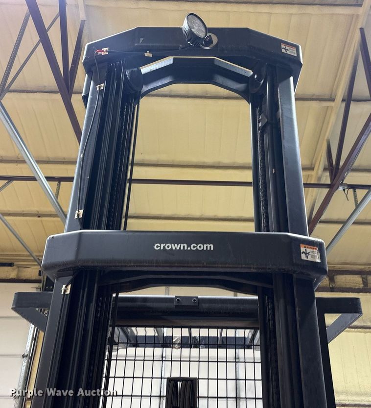 image for item EM2649 Crown SP4050-30 order picker