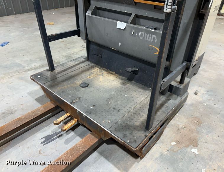 image for item EM2649 Crown SP4050-30 order picker