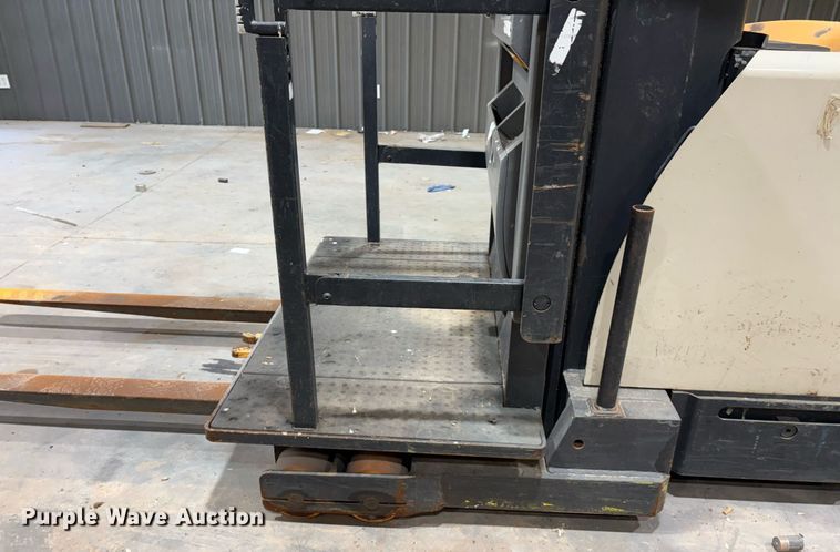 image for item EM2649 Crown SP4050-30 order picker