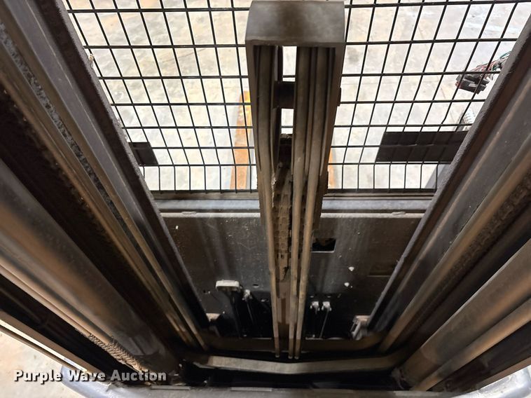 image for item EM2649 Crown SP4050-30 order picker