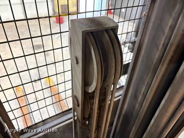 image for item EM2649 Crown SP4050-30 order picker