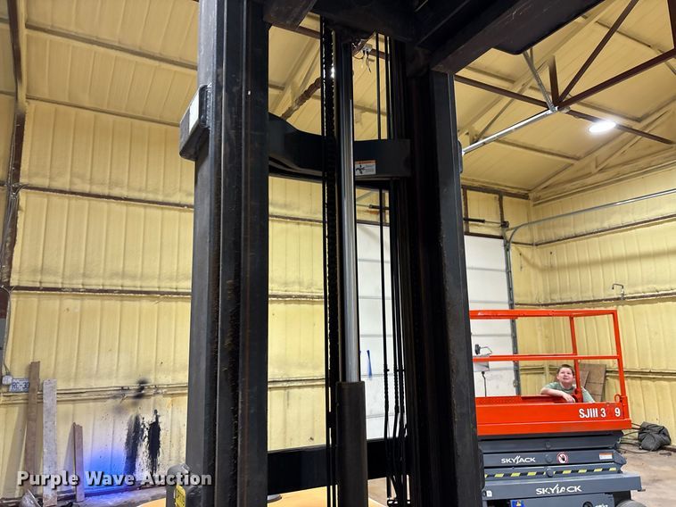 image for item EM2649 Crown SP4050-30 order picker