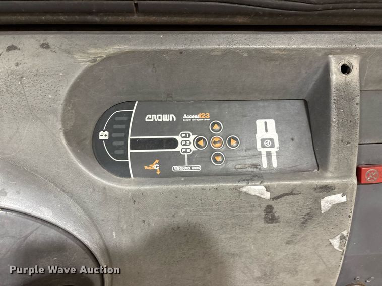 image for item EM2649 Crown SP4050-30 order picker