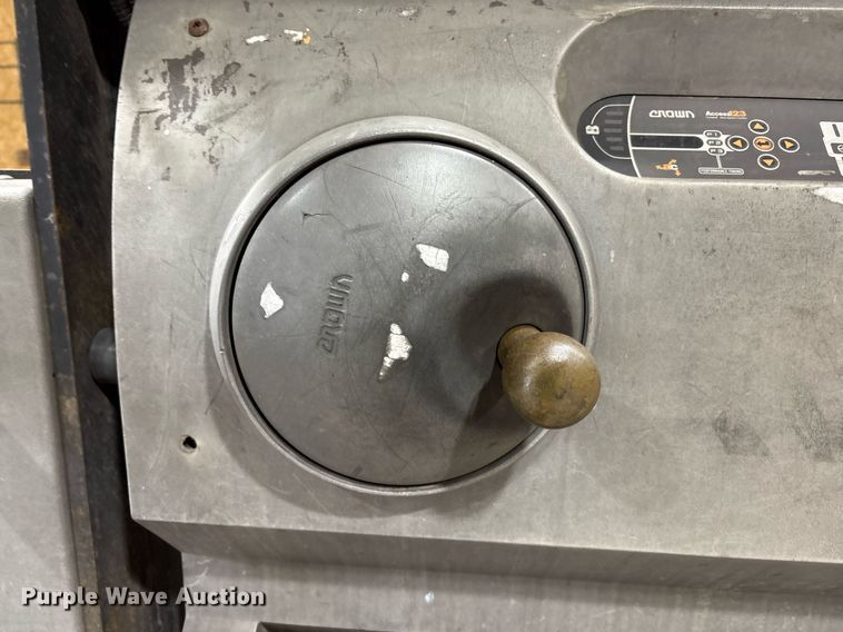 image for item EM2649 Crown SP4050-30 order picker