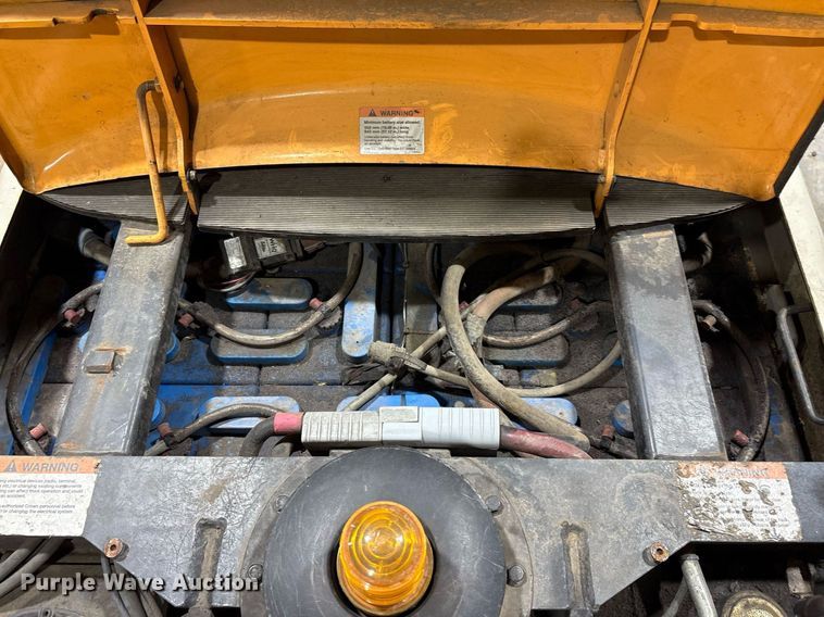 image for item EM2649 Crown SP4050-30 order picker