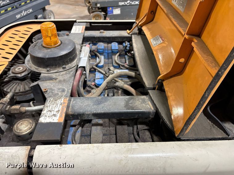 image for item EM2649 Crown SP4050-30 order picker