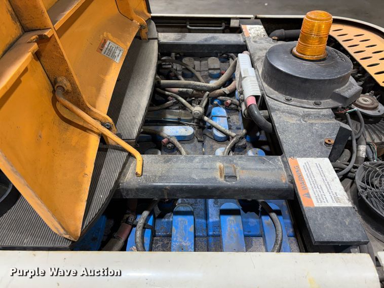 image for item EM2649 Crown SP4050-30 order picker