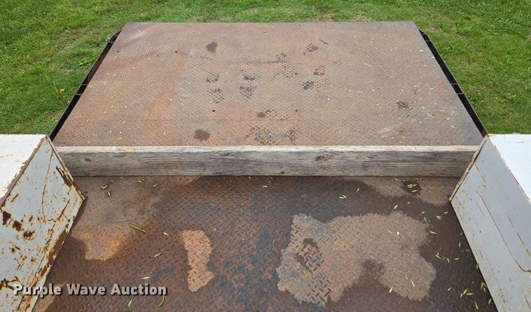 image for item EN3783 2015 International Terrastar Ext. Cab flatbed truck