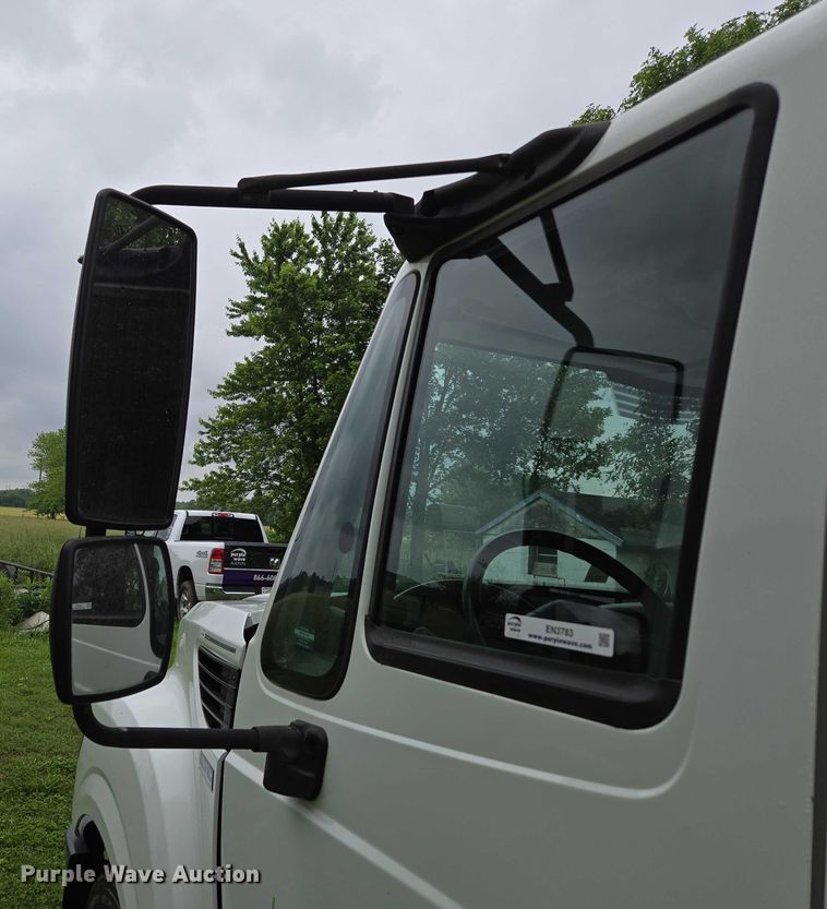 image for item EN3783 2015 International Terrastar Ext. Cab flatbed truck