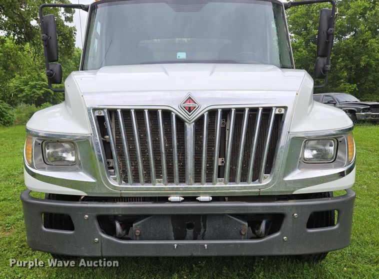 image for item EN3783 2015 International Terrastar Ext. Cab flatbed truck