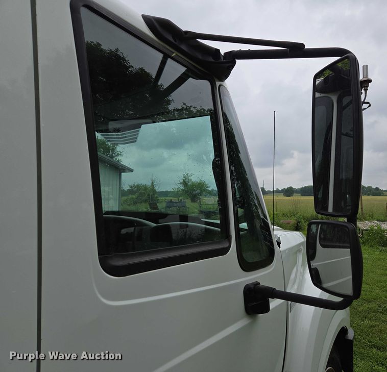 image for item EN3783 2015 International Terrastar Ext. Cab flatbed truck