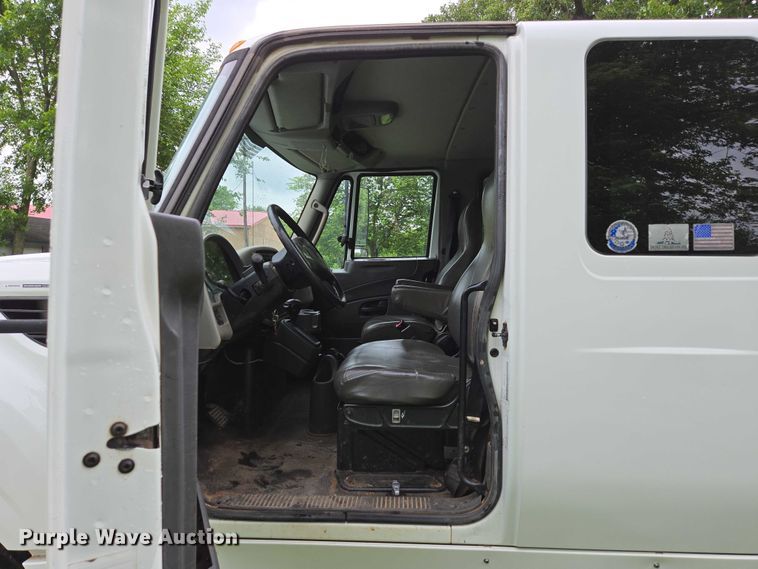 image for item EN3783 2015 International Terrastar Ext. Cab flatbed truck